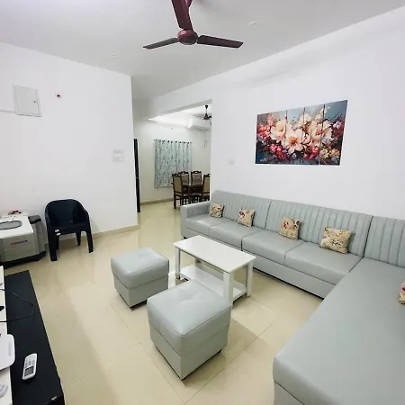 Luxurious 2 Bedroom Flat Near Airport